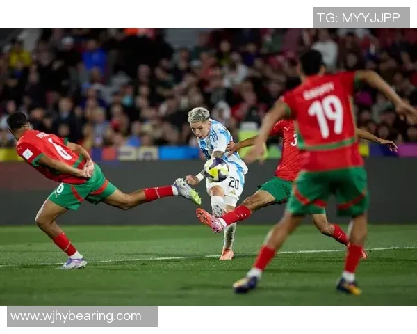 巴萨女足欧冠三连冠，男足羞愧？