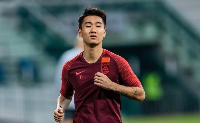 边路进攻的 边路进攻的